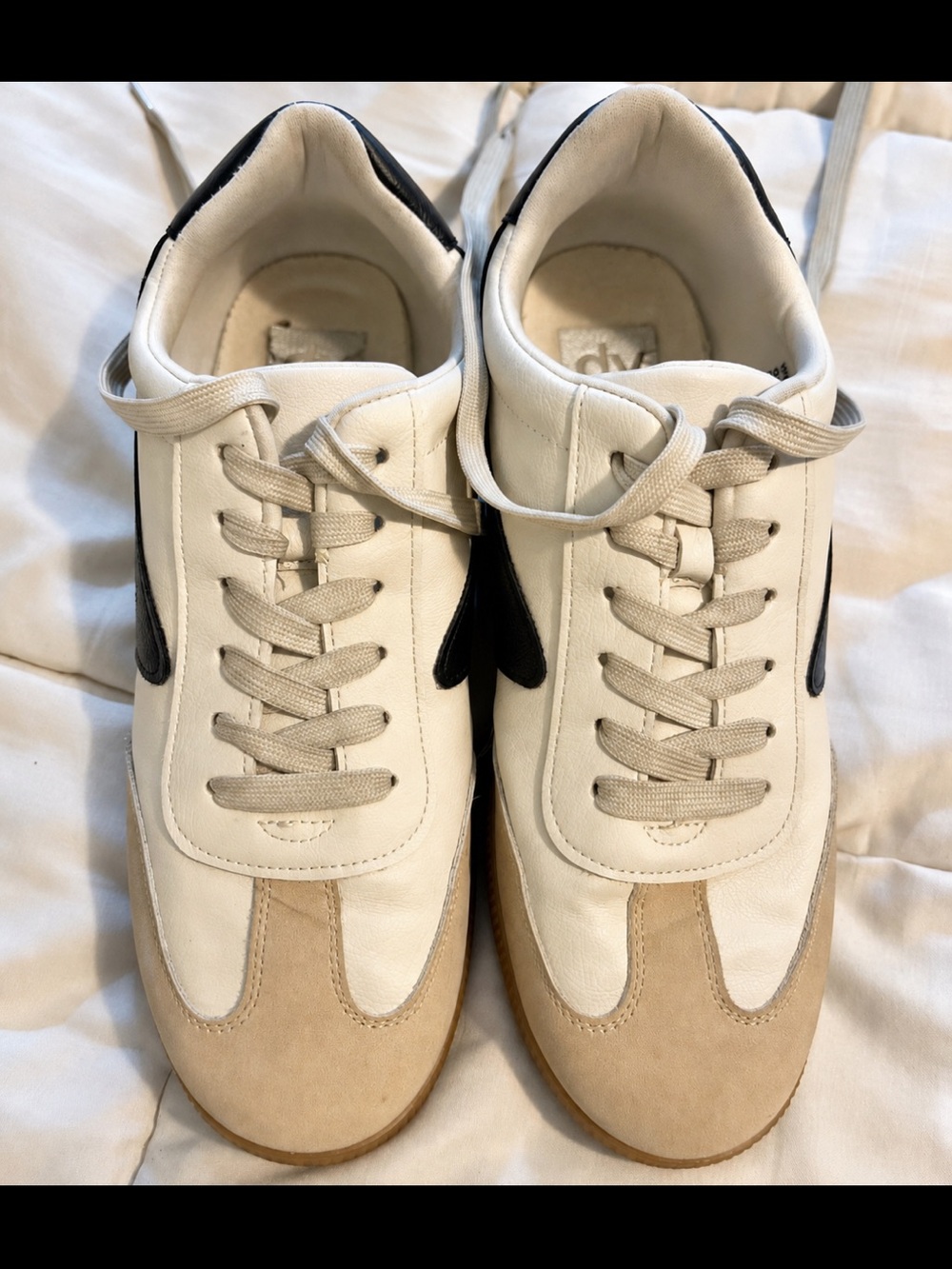 Dolce Vita Womans Sneakers Size 9 Fashion lace up cadual
